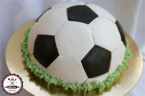 Focilabda torta fondant burkolattal
