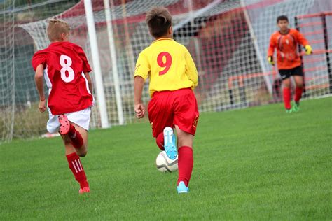 Futball játékosok közötti szabálytalanság
