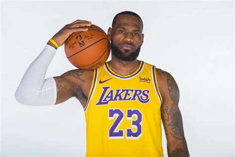 LeBron James akcióban, a Lakers csapatával