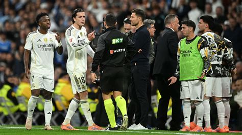Juventus és Chievo játékosok a pályán