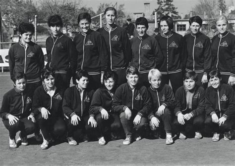 A Bakony Vegyész Torna Club csapatképe az 1970-es évekből