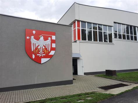 A kazincbarcikai Árpád fejedelem Általános Iskola épülete