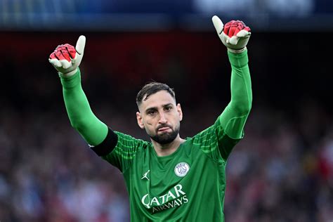 Donnarumma látványos védése az Arsenal ellen