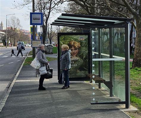 Pécsi buszmegálló térképe