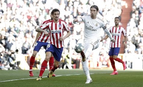 Tárgydobálás a nézőtérről egy madridi derbin