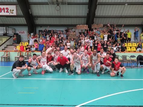 fiatal kosárlabdázók edzése