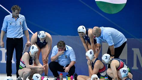 női vízilabdacsapat edzésen