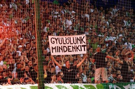 Fradi ultrák felvonulása a stadionhoz