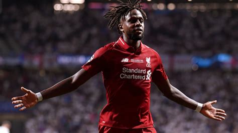 A Liverpool játékosai ünneplik Divock Origi negyedik gólját