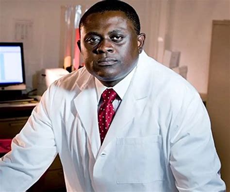 Dr. Bennet Omalu és a CTE kutatása