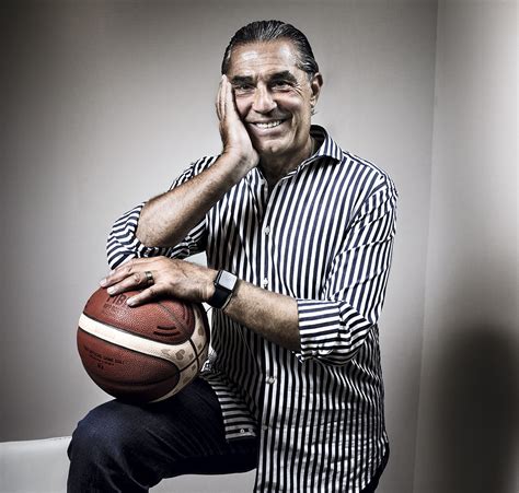 Sergio Scariolo edzői instrukciókat ad