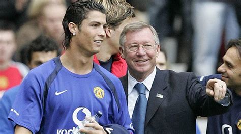 José Kléberson és Cristiano Ronaldo Sir Alex Fergusonnal a Manchester United bemutatásán, 2003-ban