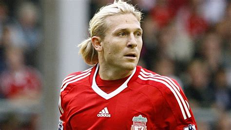 Andriy Voronin a Liverpool mezében, gólt ünnepel az Anfielden