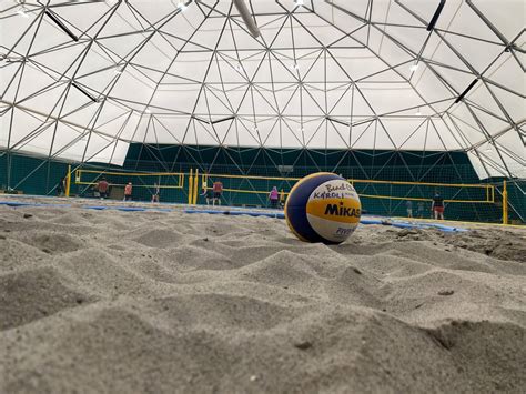 Strandröplabda versenyzés fiataloknak