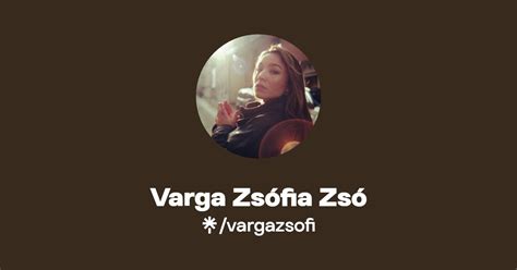 Varga Zsófia a büki csapatból gólt szerez a mérkőzésen