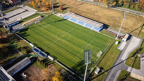 Sportakadémia létesítménye, fiatal sportolókkal