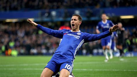 Eden Hazard a Chelsea mezében ünnepli a gólját