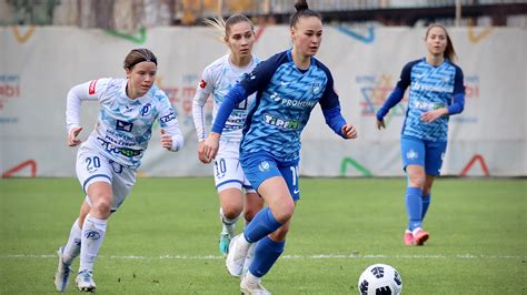 Az FC Ajka női csapatának közös fotója