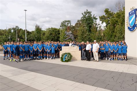 Képgaléria a Craiova stadionról és a szurkolói hangulatról