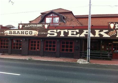 Branco Steak House Érd étterem bejárata