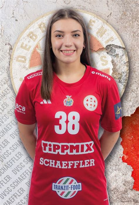 Vámos Petra akcióban a pályán