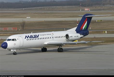 Malév Fokker 70 repülőgép
