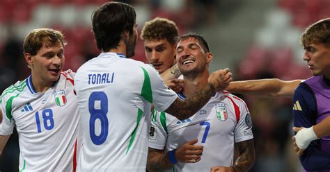 Olaszország futball válogatott meccse