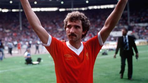A Liverpool csapatkapitánya, Graeme Souness akcióban