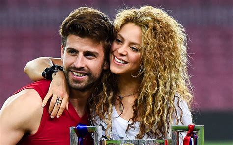 Shakira és Gerard Piqué a Waka Waka videóklipjének forgatásán
