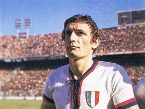 Gigi Riva a Cagliari mezében