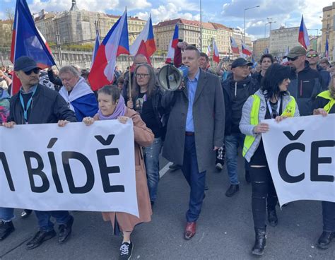 Tüntetések Prágában a jégkoronggyőzelem után