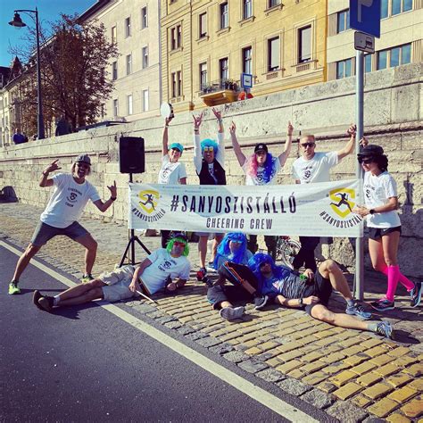Futók és szurkolók a SPAR Budapest Maratonon