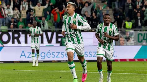 Adem Kapič a Ferencváros 10-es mezében akcióban