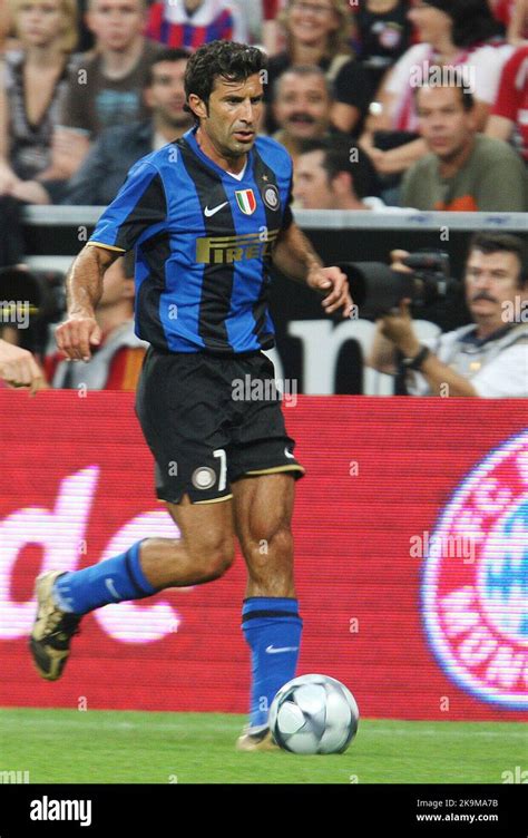 Luis Figo az Internazionale csapatkapitányaként