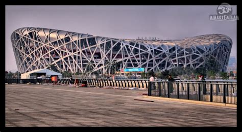 A pekingi Madárfészek stadion éjszakai kivilágításban