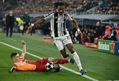 Maximiliano Pereira piros lapja a Juventus ellen