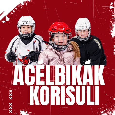 Röplabdázók edzés közben egy sportcsarnokban