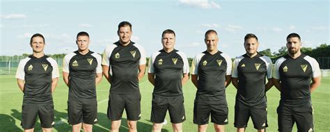 A Ferencváros vezetőségi tagjai és edzői stábja 1979-ben