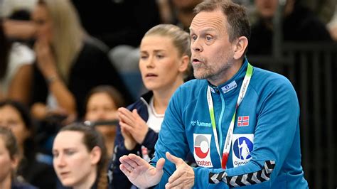 Thórir Hergeirsson reagál a mérkőzésen