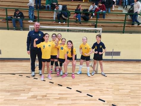 U11-es korosztályú lánycsapat labdarúgó mérkőzésen
