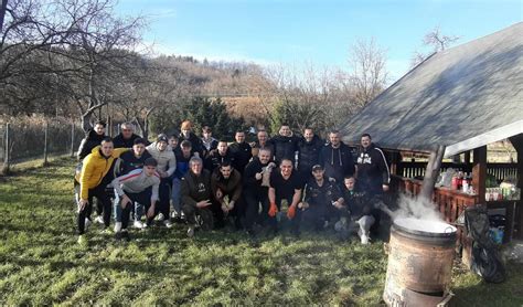 Karancslapujtő SBTC játékosok ünneplés közben