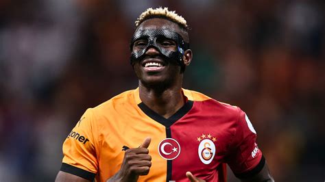 Victor Osimhen ünnepli a gólját