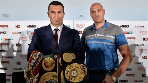 Wladimir Klitschko és Tyson Fury sajtótájékoztatón