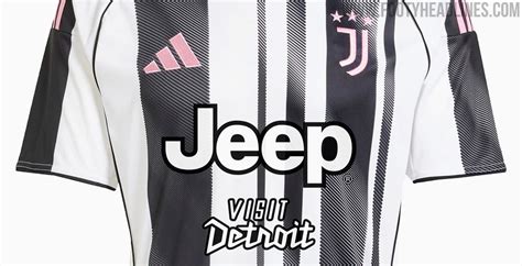Juventus 2025/26-os hazai mez Jeep és Visit Detroit logókkal