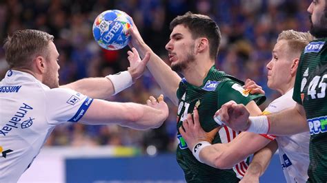 Kortárs fotó egy csapatról magyar edzővel Olaszországban