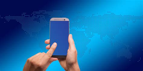 Mobiltelefon globális roaming ikonnal