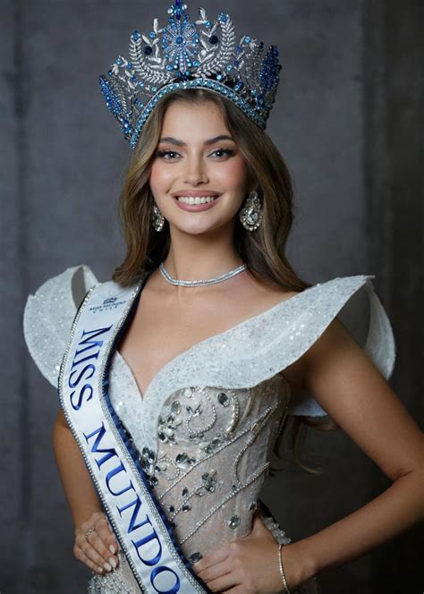 Ignacia Fernández fellépése a Miss World Chile elődöntőjén