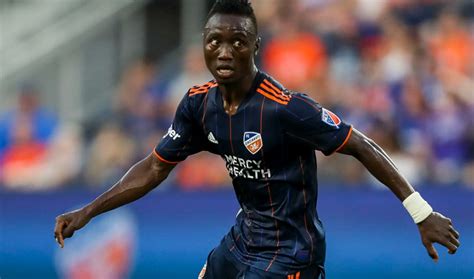 Nwobodo Obinna gólt szerez