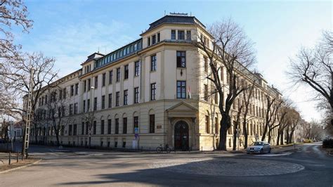 A Karolina Iskola épülete Szegeden