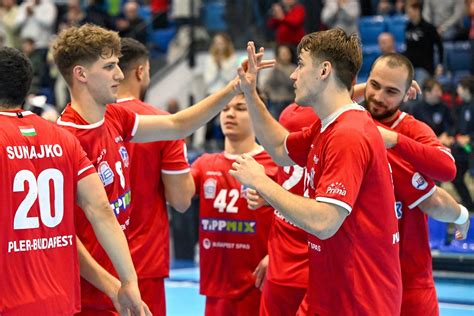 Telt házas kézilabda mérkőzés a Kanizsa Arénában